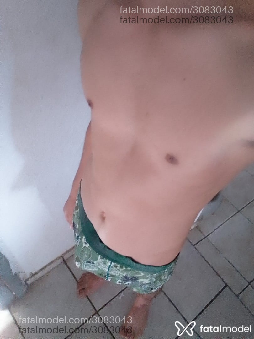 Acompanhante homem com cabelo castanho de olhos castanhos em Manhuaçu Acompanhante homem com cabelo castanho de olhos castanhos em Manhuaçu - Branquelo