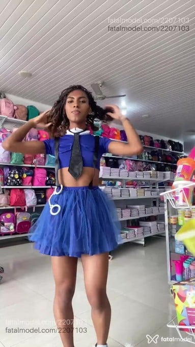 Acompanhante mulher trans morena (o) de olhos pretos em Ji-Paraná - Anora