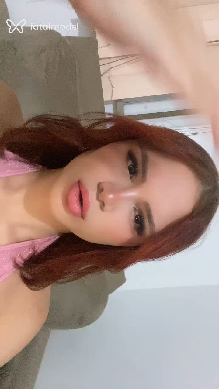 Acompanhante mulher ruiva (o) de olhos castanhos - Lana