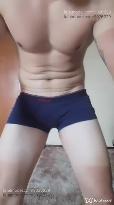 Acompanhante homem com cabelo castanho de olhos castanhos em Santa Maria - Renan