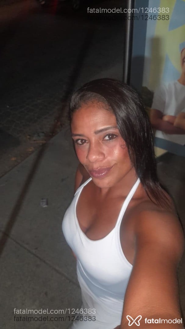 Acompanhante mulher com cabelo castanho de olhos castanhos em Virtual Acompanhante mulher com cabelo castanho de olhos castanhos em Virtual - Angel Diniz