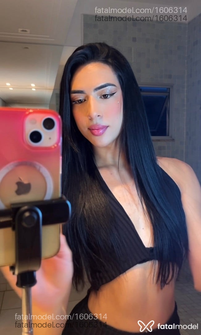 Acompanhante travesti morena (o) de olhos castanhos em Campo Grande - Yara