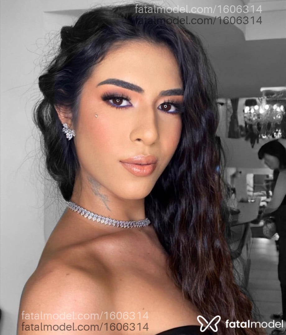 Acompanhante travesti morena (o) de olhos castanhos em Campo Grande - Yara