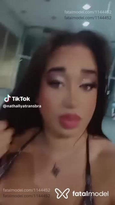 Acompanhante travesti morena (o) de olhos verdes em Guarulhos - Agatha Carvalho