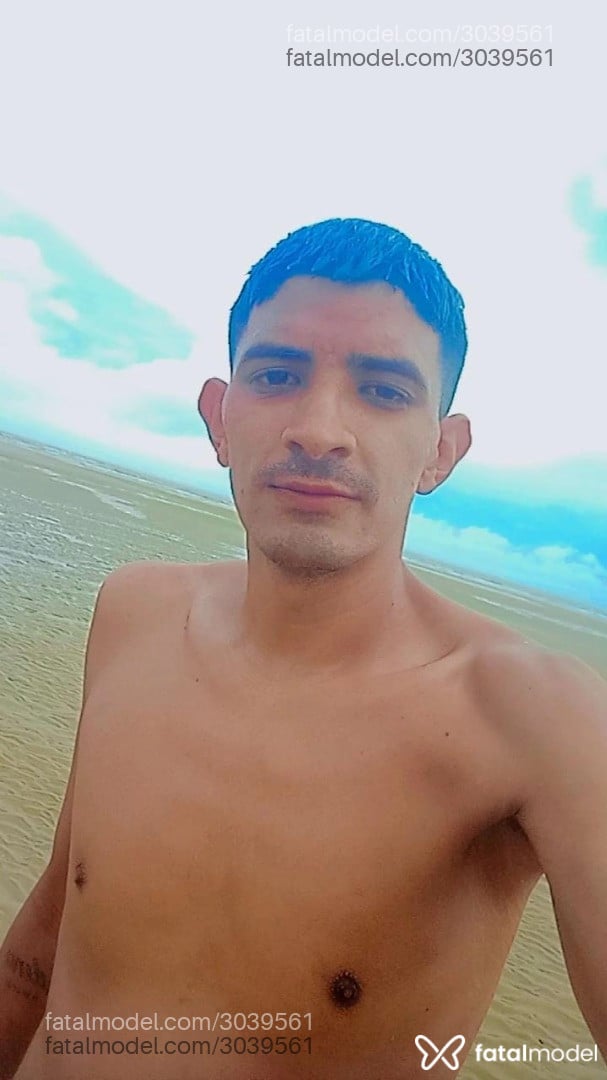Acompanhante homem com cabelo castanho de olhos pretos em São Luís - Carlos