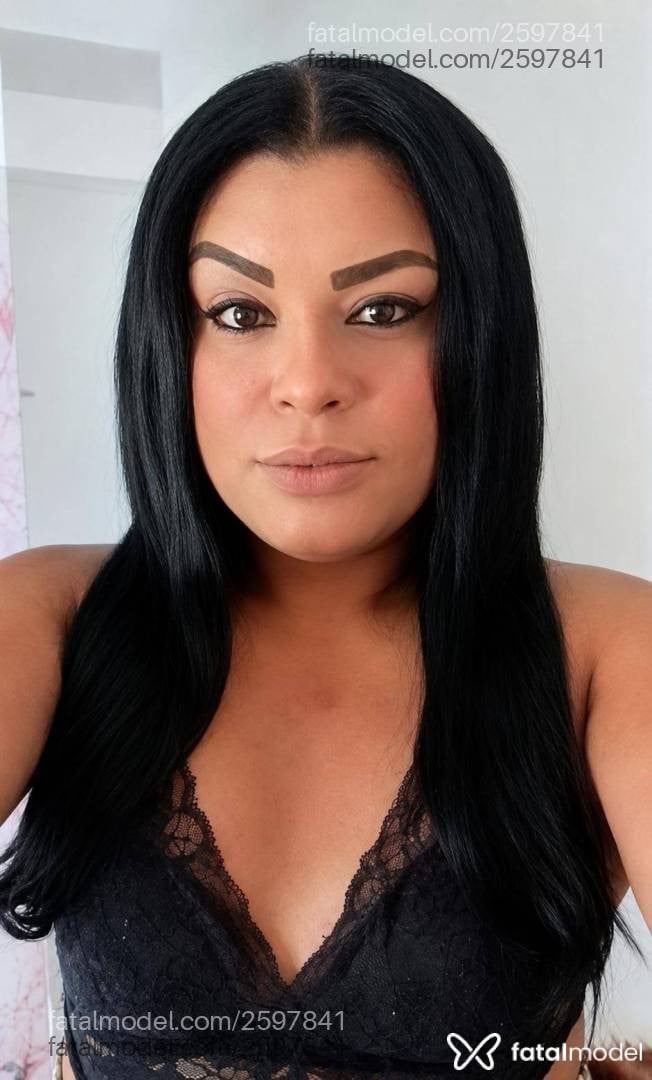 Acompanhante mulher trans morena (o) de olhos pretos em Virtual - Roluda