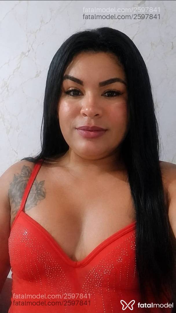 Acompanhante mulher trans morena (o) de olhos pretos - Morena