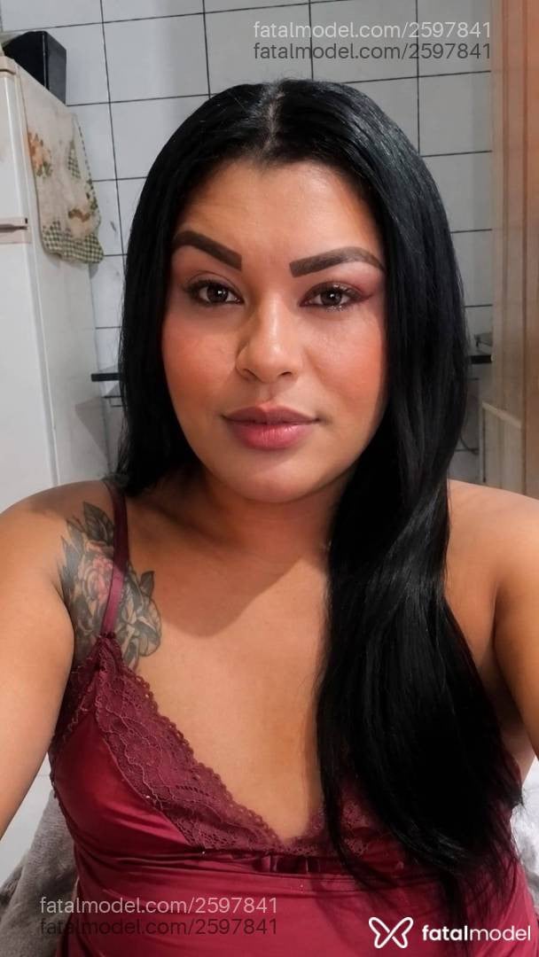 Acompanhante mulher trans morena (o) de olhos pretos em Virtual - Roluda