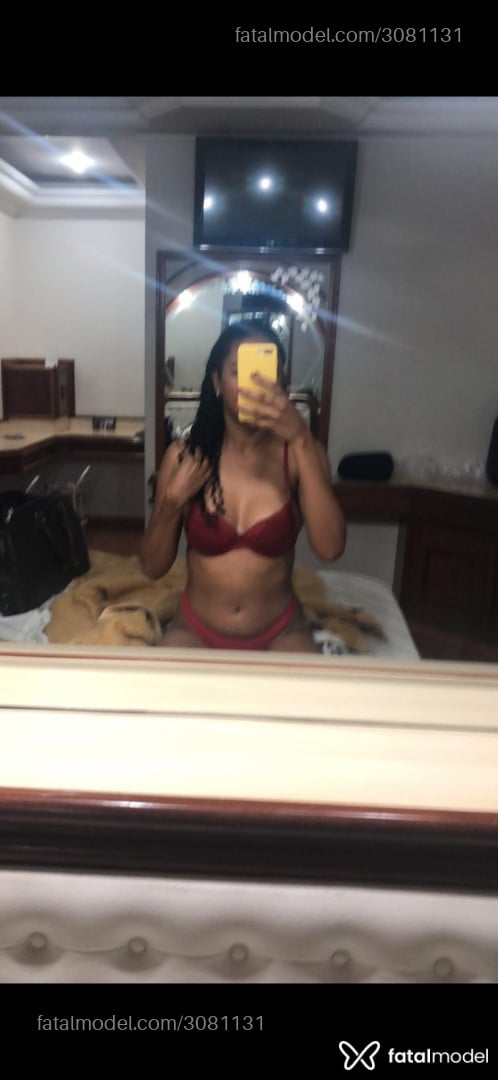 Acompanhante mulher com cabelo castanho de olhos mel em São Paulo - Paula