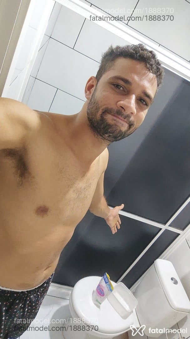 Acompanhante homem morena (o) de olhos pretos em Palmitos - Erick