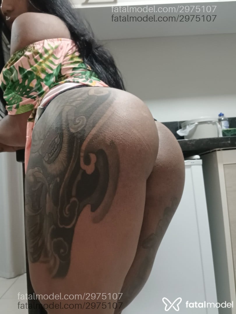 Acompanhante mulher trans com cabelo castanho de olhos pretos em Sorocaba - Lorena Linker
