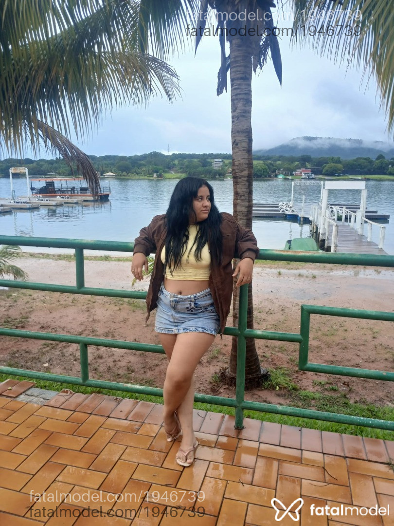 Acompanhante mulher morena (o) de olhos castanhos em Araxá Acompanhante mulher morena (o) de olhos castanhos em Araxá - Crystal
