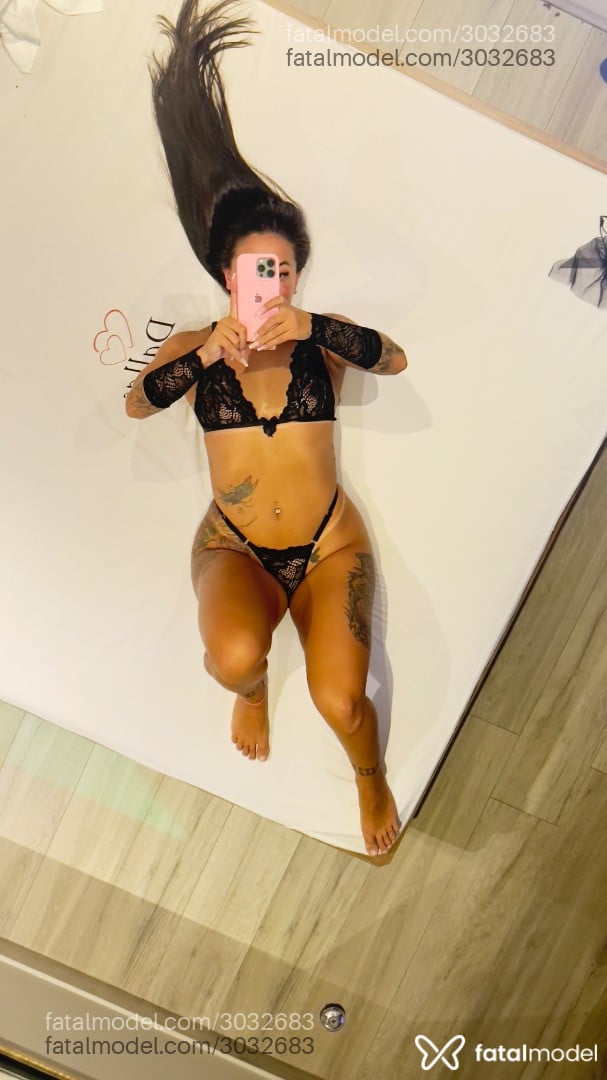 Acompanhante mulher morena (o) de olhos castanhos em Florianópolis - Estrela