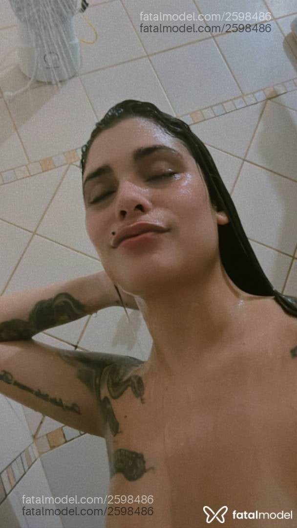 Acompanhante mulher morena (o) de olhos castanhos - Marina