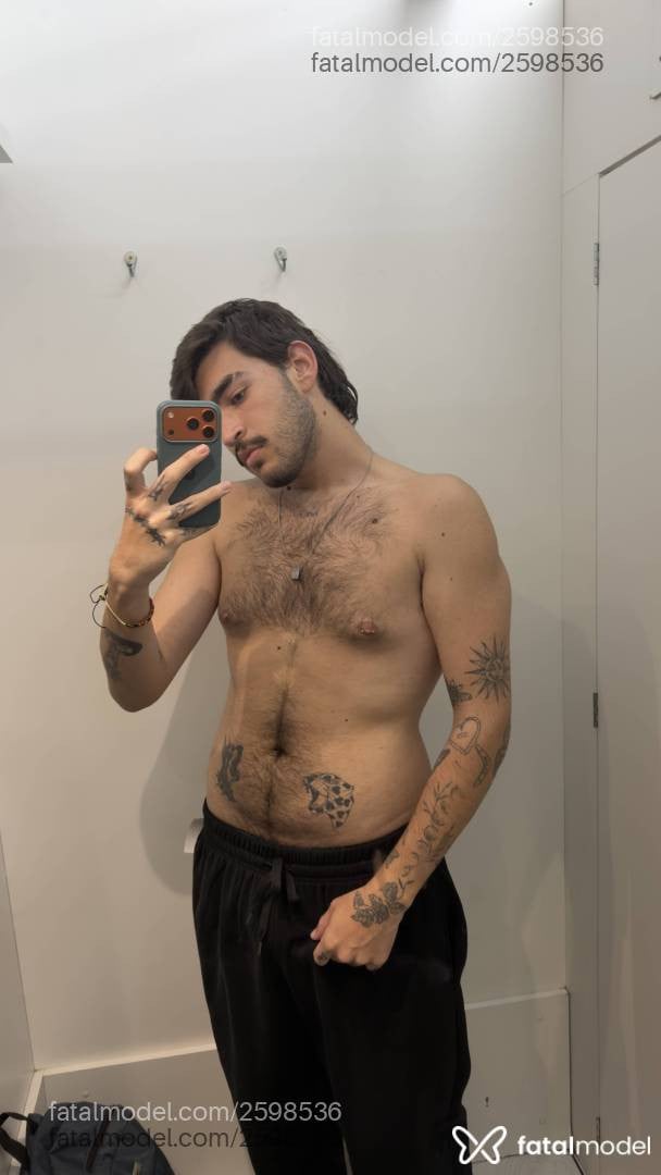 Acompanhante homem morena (o) de olhos verdes - Dart