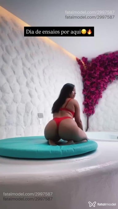 Acompanhante mulher com cabelo castanho de olhos castanhos - Laura