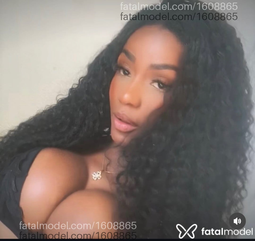 Acompanhante mulher trans loira (o) de olhos castanhos em Colatina - Vittoria Sanches