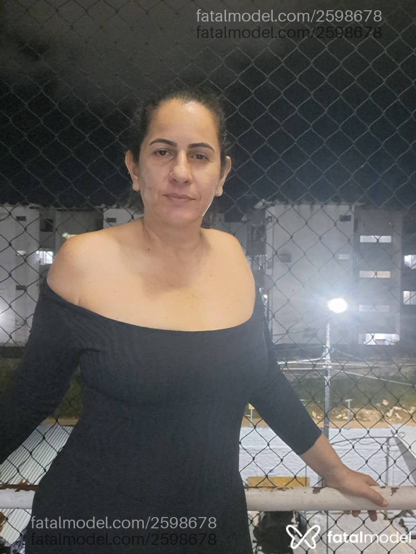 Acompanhante mulher com cabelo castanho de olhos castanhos - Talita