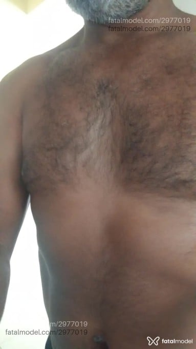 Acompanhante homem com cabelo castanho de olhos castanhos em Virtual Acompanhante homem com cabelo castanho de olhos castanhos em Virtual - Alex Silva