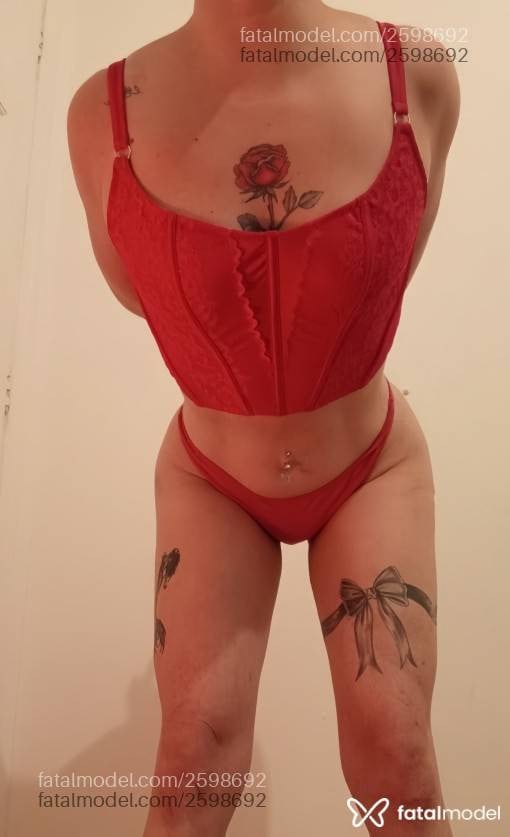 Acompanhante mulher loira (o) de olhos castanhos - Antonella Fiore