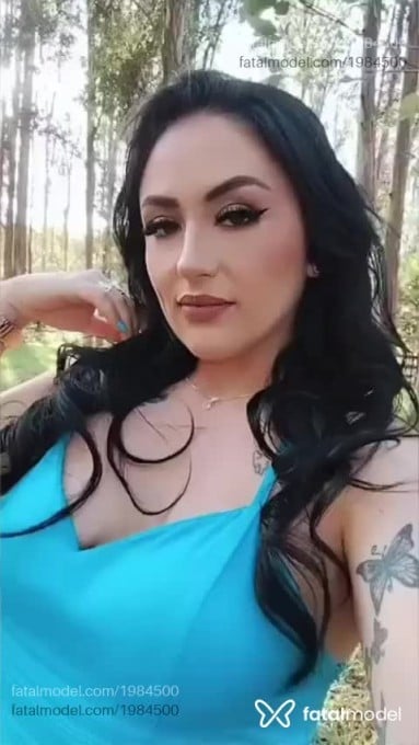 Acompanhante mulher morena (o) de olhos verdes - Mimi