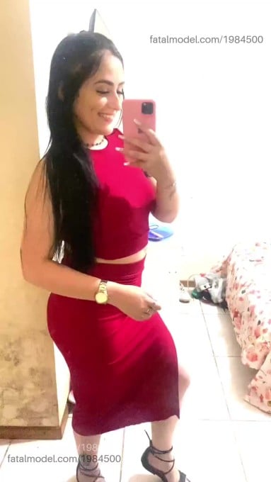 Acompanhante mulher morena (o) de olhos verdes - Mimi