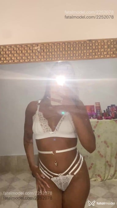 Acompanhante mulher morena (o) de olhos pretos em Brasília - Giovanna Silva