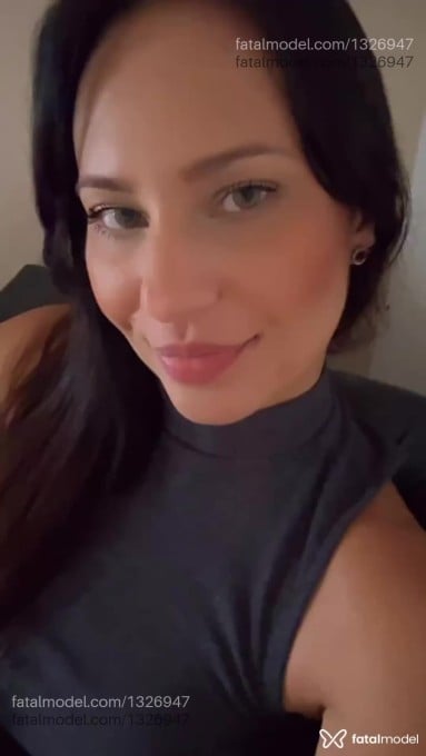 Acompanhante mulher com cabelo castanho de olhos castanhos em Londrina - Isabella
