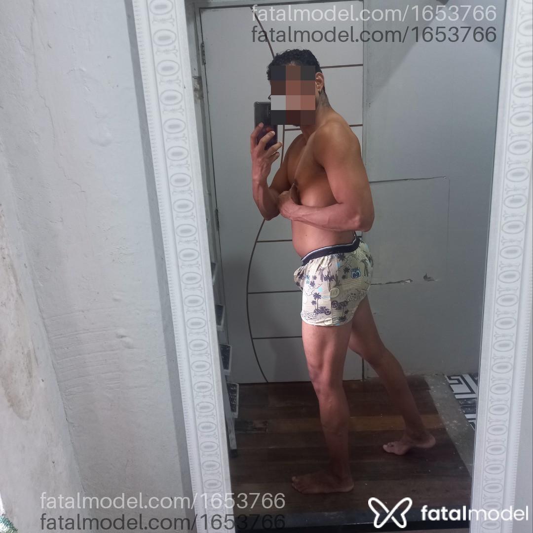 Acompanhante homem com cabelo castanho de olhos castanhos em Belém - Van
