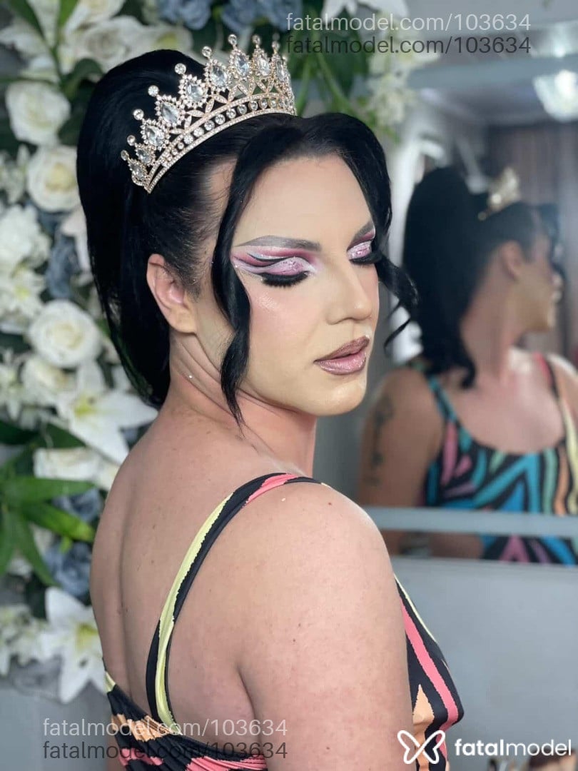 Acompanhante travesti morena (o) de olhos castanhos em Cruz Alta Acompanhante travesti morena (o) de olhos castanhos em Cruz Alta - Amanda Ventura