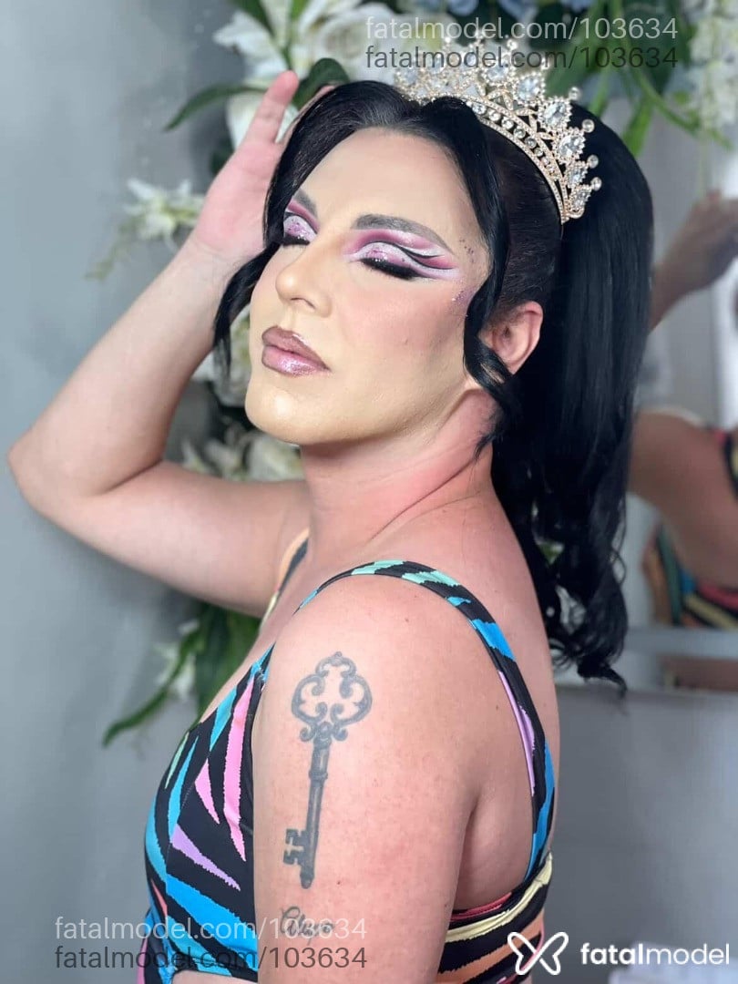 Acompanhante travesti morena (o) de olhos castanhos em Cruz Alta Acompanhante travesti morena (o) de olhos castanhos em Cruz Alta - Amanda Ventura