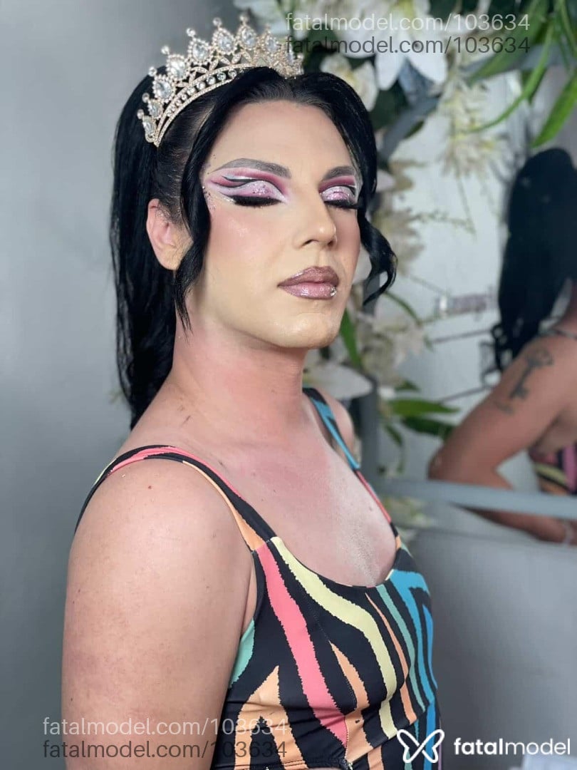 Acompanhante travesti morena (o) de olhos castanhos em Cruz Alta Acompanhante travesti morena (o) de olhos castanhos em Cruz Alta - Amanda Ventura