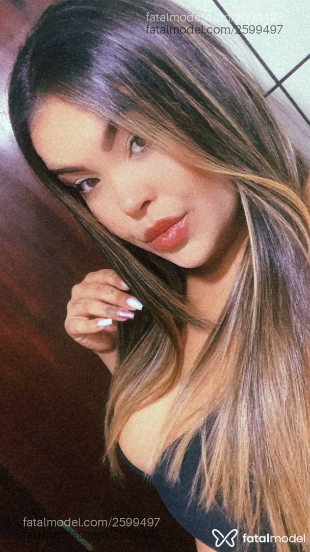 Acompanhante mulher com cabelo castanho de olhos castanhos - Fernanda Rocha