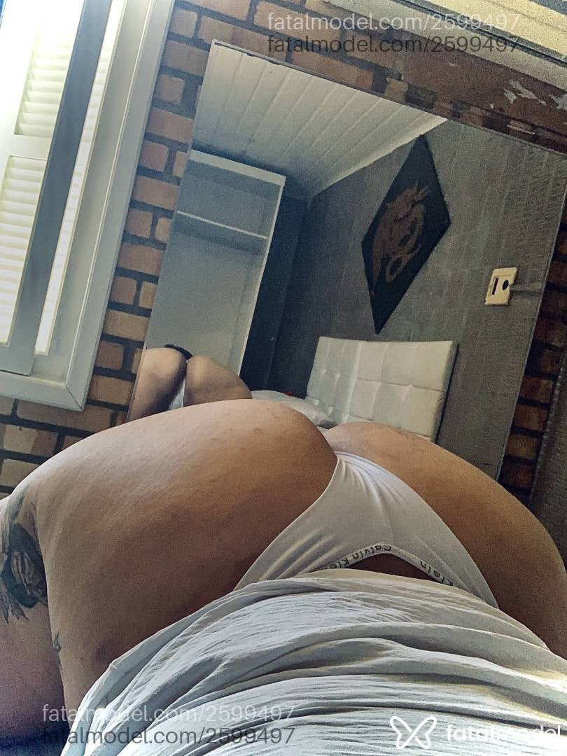 Acompanhante mulher com cabelo castanho de olhos castanhos - Fernanda Rocha