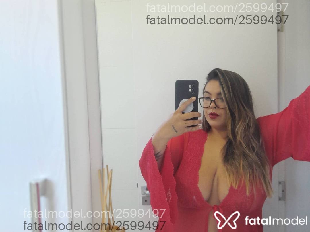 Acompanhante mulher com cabelo castanho de olhos castanhos - Fernanda Rocha