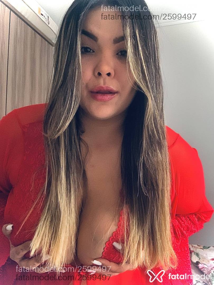Acompanhante mulher com cabelo castanho de olhos castanhos - Fernanda Rocha