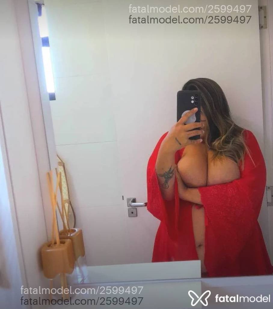 Acompanhante mulher com cabelo castanho de olhos castanhos - Fernanda Rocha