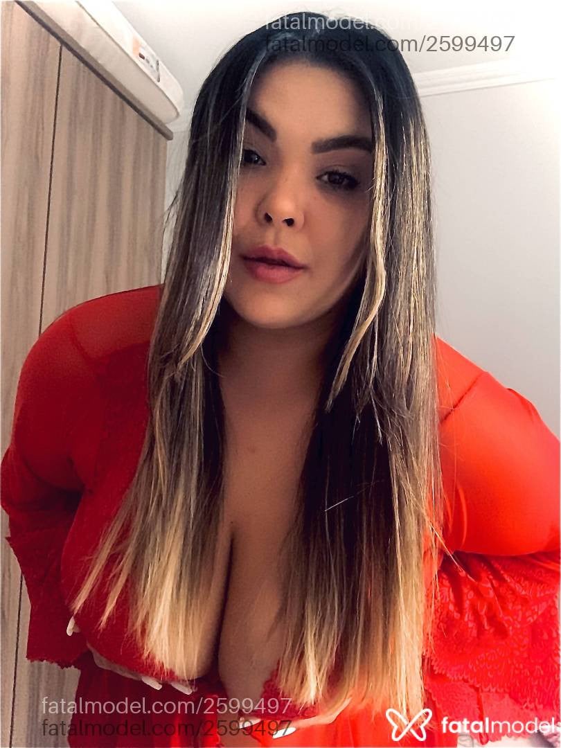 Acompanhante mulher com cabelo castanho de olhos castanhos - Fernanda Rocha