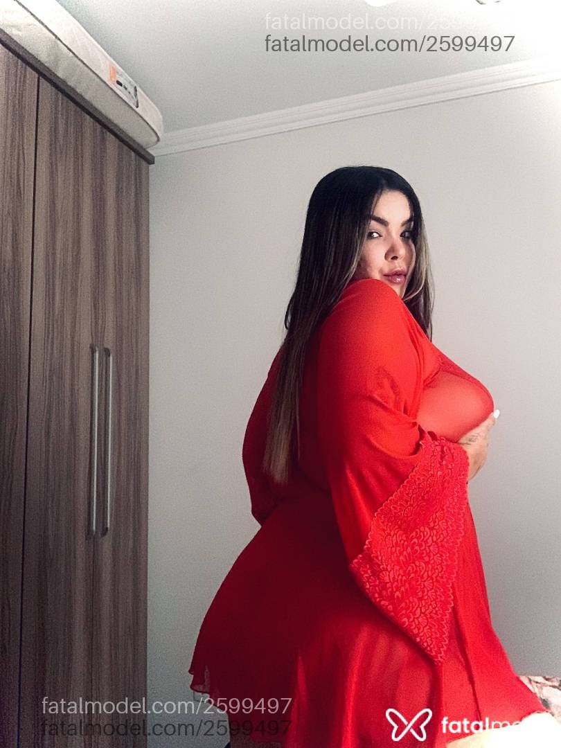 Acompanhante mulher com cabelo castanho de olhos castanhos - Fernanda Rocha