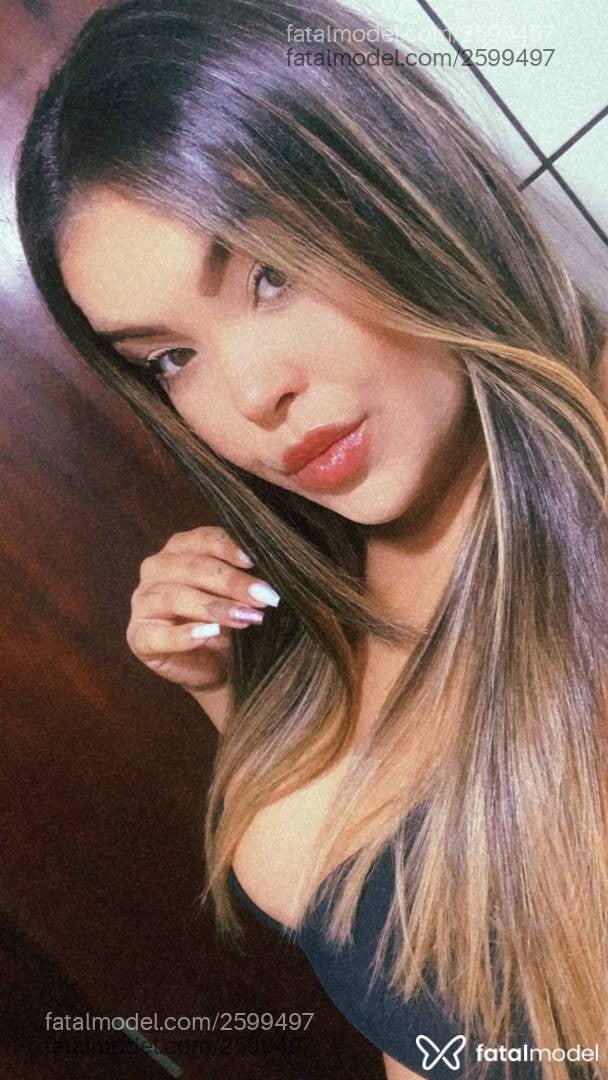 Acompanhante mulher com cabelo castanho de olhos castanhos - Fernanda Rocha