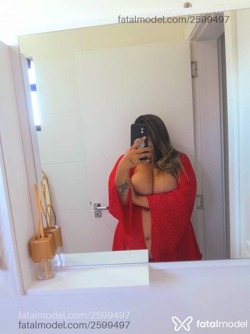 Acompanhante mulher com cabelo castanho de olhos castanhos - Fernanda Rocha
