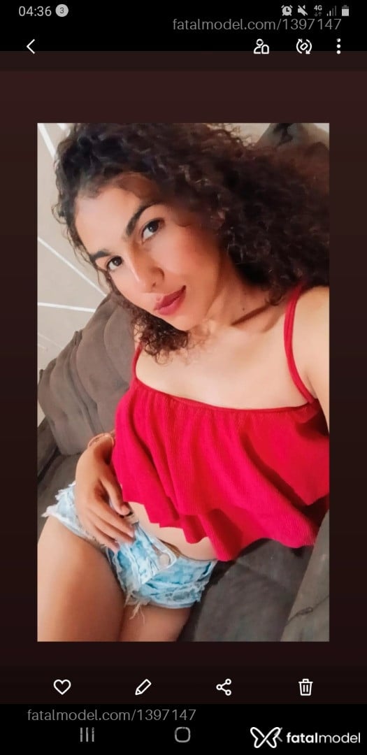 Acompanhante mulher trans com cabelo castanho de olhos castanhos em Juazeiro - Cléo Adnys