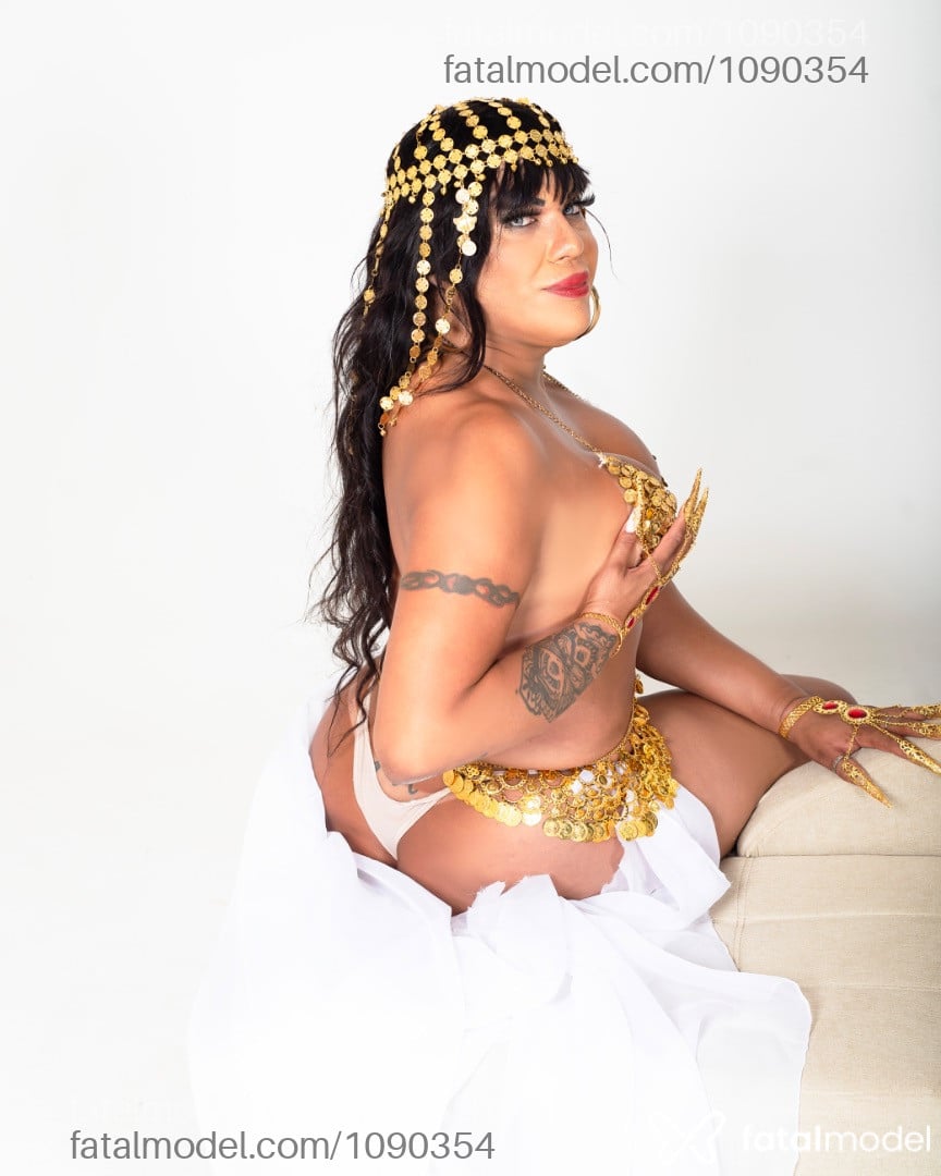 Acompanhante travesti com cabelo castanho de olhos castanhos em Campina Grande - Alesandra Dias