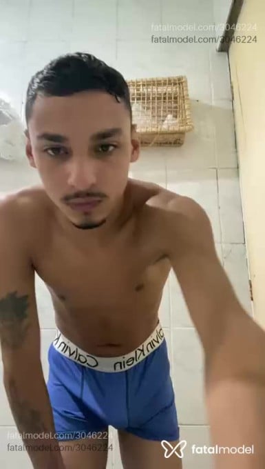 Acompanhante homem morena (o) de olhos castanhos - Marcel
