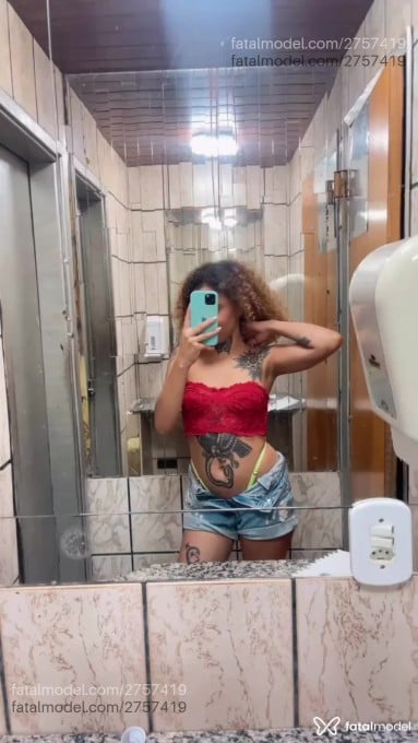 Acompanhante mulher com cabelo castanho de olhos mel em Catalão - Larissa