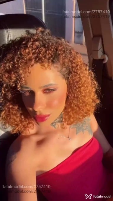 Acompanhante mulher com cabelo castanho de olhos mel em Catalão - Larissa