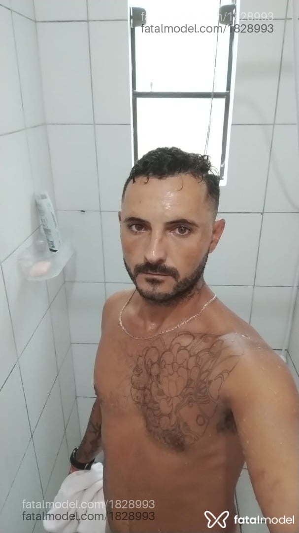 Acompanhante homem morena (o) de olhos castanhos em Blumenau - Júlio
