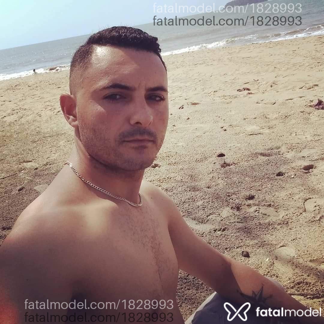 Acompanhante homem morena (o) de olhos castanhos em Blumenau - Júlio