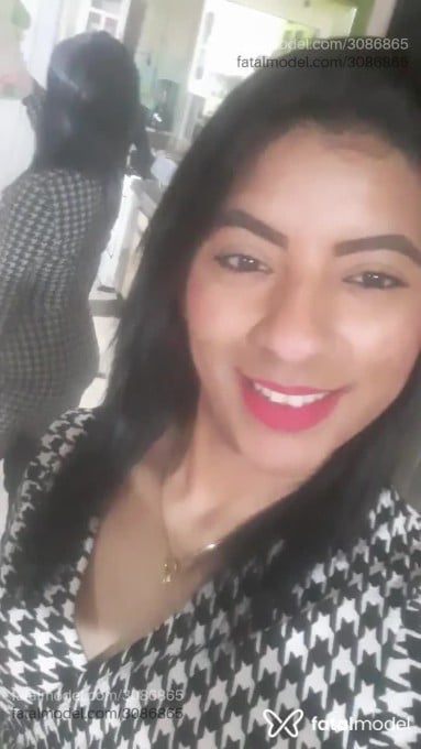 Acompanhante mulher morena (o) de olhos castanhos em Parobé Acompanhante mulher morena (o) de olhos castanhos em Parobé - Morena