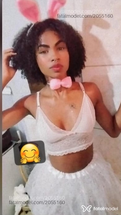 Acompanhante mulher com cabelo castanho de olhos castanhos em Virtual Acompanhante mulher com cabelo castanho de olhos castanhos em Virtual - Hottie